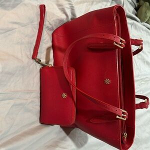 Tory Burch shoulder bag and matching wallet, like new barely used